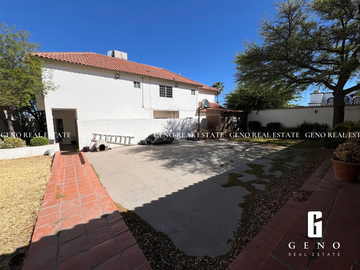 CASA EN VENTA EN LA CAÑADA CON PATIO MUY AMPLIO