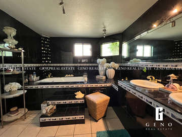CASA EN VENTA EN LA CAÑADA CON PATIO MUY AMPLIO