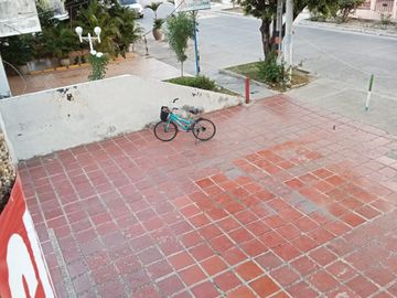 CASA LOTE EN VENTA BARRIO RESIDENCIAL CASTILLO GRANDE CERCA AL MAR .