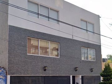 Oportunidad De Remate Bancario En Calle Latinos 92, Moderna, Ciudad de México