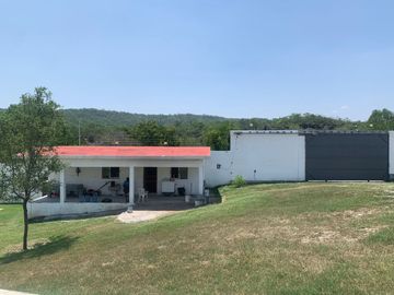 VENTA DE QUINTA CAMPESTRE EN CARRETERA NACIONAL, CERCA DEL BIOPARQUE ESTRELLA EN MONTEMORELOS NL