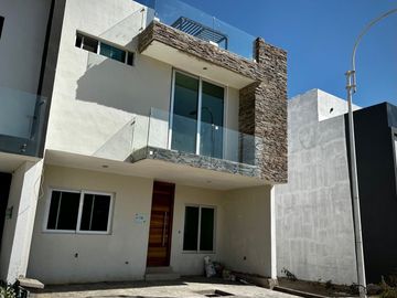 CASA NUEVA EN VENTA, COTO ATMÓSFERA, TLAJOMULCO DE ZÚÑIGA
