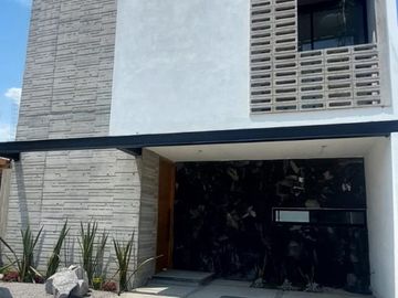 Hermosa casa en Explanada sur, Pachuca. 3 habitaciones. VV 133