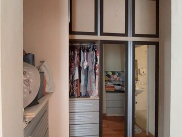 Best Deal! Rumah Cluster Venice, full furnish, hadap barat laut!