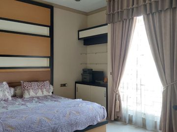 Best Deal! Rumah Cluster Venice, full furnish, hadap barat laut!