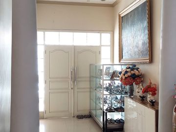 Best Deal! Rumah Cluster Venice, full furnish, hadap barat laut!