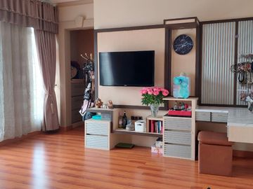 Best Deal! Rumah Cluster Venice, full furnish, hadap barat laut!