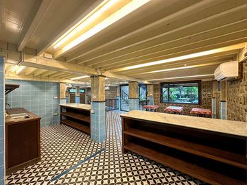 Commercial Building for Restaurant or Coffee Shop Business for Sale in San Sai