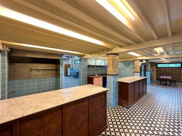 Commercial Building for Restaurant or Coffee Shop Business for Sale in San Sai