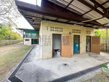 Commercial Building for Restaurant or Coffee Shop Business for Sale in San Sai