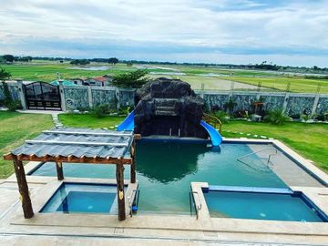 FOR SALE GRAND MANSION WITH FARM RESORT IN NUEVA ECIJA VERY NEAR NLEX AND NATIONAL ROAD