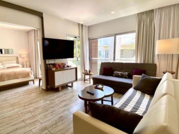 Departamento en venta, en residencial frente al mar, Playa del Carmen.