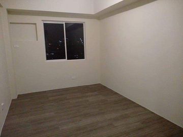 VISTA HEIGHTS CONDO FOR SALE  NEAR CEU SAN BEDA UE