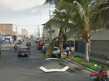 VENDA DE CASA DE DOS PISO FRENTE AL CLUB GRAU- CENTRO DE PIURA