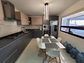 Vendo preciosa casa en casuarinas Surco
