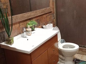 AMPLIA Y COMODA CASA EN LOS PLATEROS , PUDAHUEL 5 DORMITORIOS, 2 BAÑOS