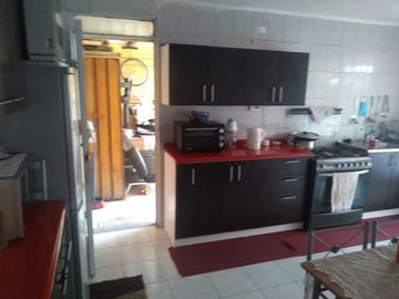 AMPLIA Y COMODA CASA EN LOS PLATEROS , PUDAHUEL 5 DORMITORIOS, 2 BAÑOS