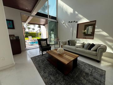 Casa en venta en villas del mesón de 1 piso y vista a club de golf