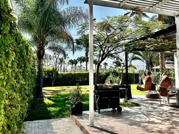 Casa en venta en villas del mesón de 1 piso y vista a club de golf