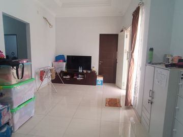 DI RUMAH SEKTOR GADING SERPONG SIAP HUNI LEBAR 9 HADAP UTARA FULL RENOVASI SEMI FURNISHED