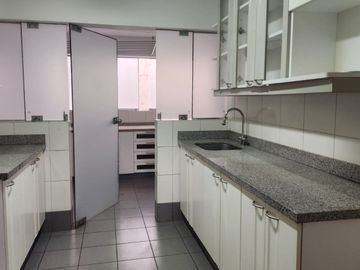 Flat Moderno con Buenos Acabados y con Terraza en Chopin - Surco