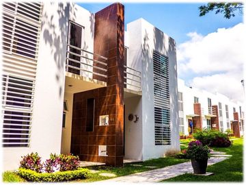 Casas con alberca, excelentes acabados