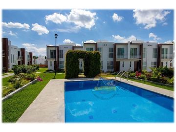 Casas con alberca, excelentes acabados