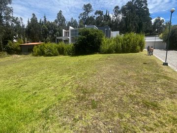 Terreno de venta en Cumbaya cerca al colegio terranova