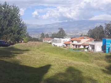 Terreno de venta en Cumbaya cerca al colegio terranova