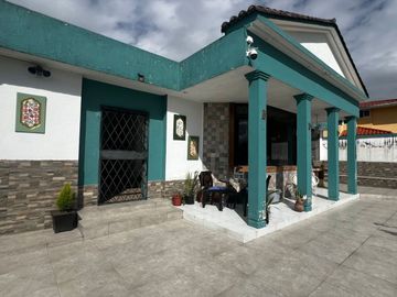VENDO CASA DE UNA PLANTA EN SAN JOSÉ DEL VALLE, VALLE DE LOS CHILLOS, QUITO, ECUADOR