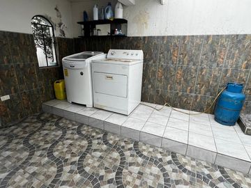 VENDO CASA DE UNA PLANTA EN SAN JOSÉ DEL VALLE, VALLE DE LOS CHILLOS, QUITO, ECUADOR