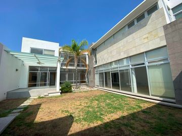 Amplia casa en venta en Aguascalientes, zona norte, zona Campanario