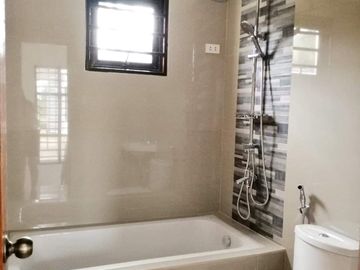 4Bedroom Accessible House and Lot in Tanauan City - 3minutes away from Tanauan Exit!