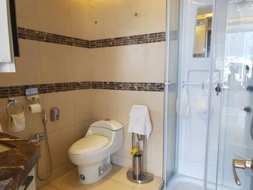 Venta de Departamento, sector González Suárez, cerca a Colegios, Hoteles, Zona Bancaria y Financiera