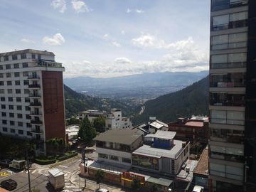 Venta de Departamento, sector González Suárez, cerca a Colegios, Hoteles, Zona Bancaria y Financiera