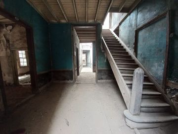 VENDO LOCAL COMO TERRENO EN EL CENTRO HISTORICO