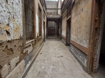 VENDO LOCAL COMO TERRENO EN EL CENTRO HISTORICO