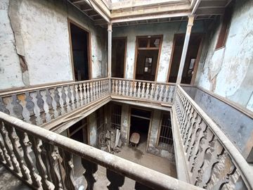 VENDO LOCAL COMO TERRENO EN EL CENTRO HISTORICO