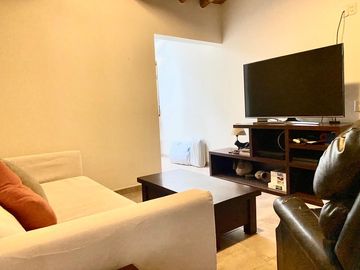LINDA CASA EN VENTA CASA CON GRAN ÁREA VERDE Y PISCINA