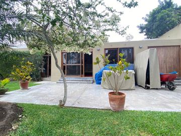 LINDA CASA EN VENTA CASA CON GRAN ÁREA VERDE Y PISCINA