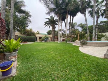 LINDA CASA EN VENTA CASA CON GRAN ÁREA VERDE Y PISCINA