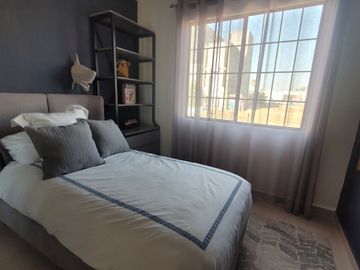 Casa en venta al Sur de Aguascalientes en zona residencial de 3 pisos
