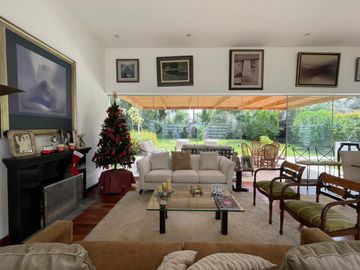 LINDA CASA DE CAMPO CON  PRECIOSA ÁREA VERDE EN FUNDO PASO CHICO