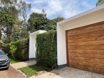 LINDA CASA DE CAMPO CON  PRECIOSA ÁREA VERDE EN FUNDO PASO CHICO