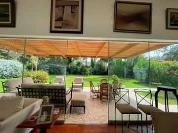 LINDA CASA DE CAMPO CON  PRECIOSA ÁREA VERDE EN FUNDO PASO CHICO