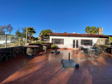 Hacienda Comercial   en  el corazón del  Valle de Guadalupe