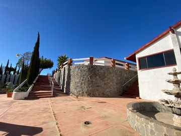 Hacienda Comercial   en  el corazón del  Valle de Guadalupe