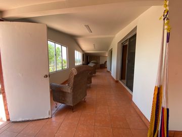 Hacienda Comercial   en  el corazón del  Valle de Guadalupe