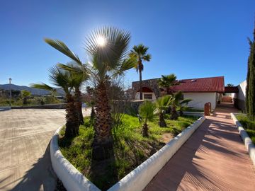 Hacienda Comercial   en  el corazón del  Valle de Guadalupe