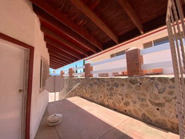 Hacienda Comercial   en  el corazón del  Valle de Guadalupe